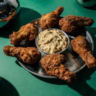 Muslitos y alitas   de pollo crujientes