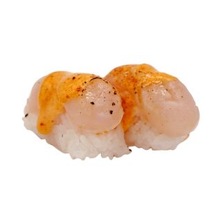 Nigiri Vieira Flameada Con Salsa Kinchi (2 Uds.)