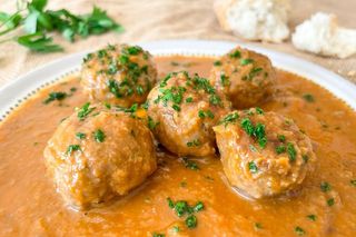 Albóndigas En Salsa