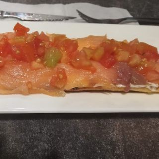 tostada de salmón ahumado