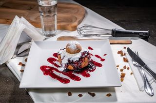 Papanași cu gem de afine