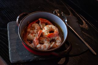 Sartén De Gambones Al Ajillo