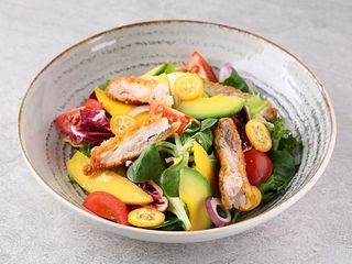 Салат з куркою панко (215g)