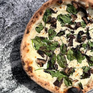 PIZZA TARTUFO NERO