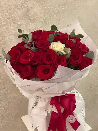 Buchet 29 trandafiri rosii