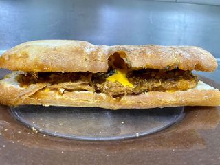 Bocadillo De Carne De Aguja