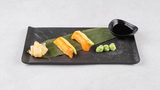 Losos Avocado Nigiri