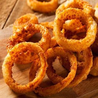 Ración de aros de cebolla