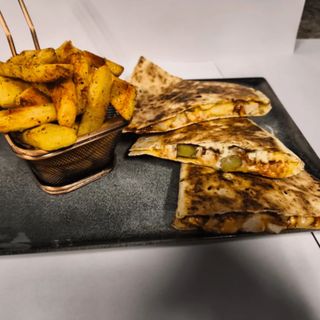 Кесадия с пиле