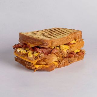 Bacon Cheese Pulled Big Toast Scramble