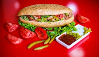 შაურმა პურით ქათმის