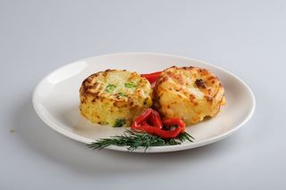 Cartofi cu branzeturi  si broccoli