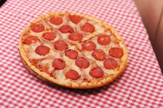 Peperoni kulen pizza 32 cm