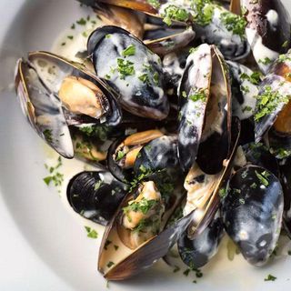 Мидии в чесночном соусе