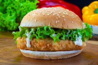 Chicken burger di pollo menú