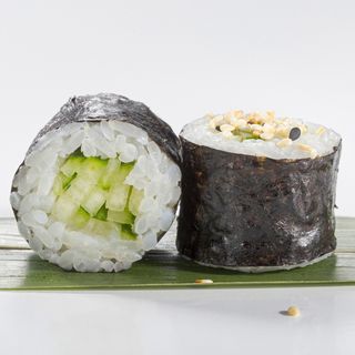 Макі з огірком (110г)