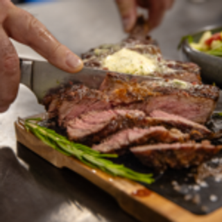 Antrykot wołowy z kością 700-800g