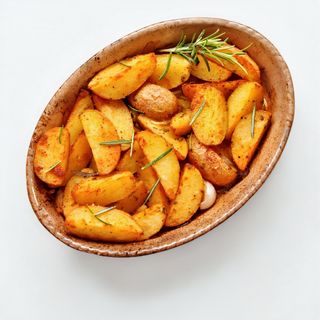 Чеснови картофки пане (300г)