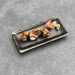 44) Foie gras nigiri (1 ud.) 