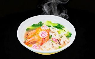 18 - Spaghetti di riso in brodo con frutti di mare