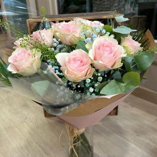 Ramo 12 Rosas Rosas Tallo corto