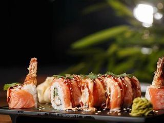 Теплий рол Crunchy Salmon