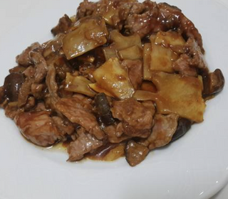 Ternera Con Bambú Y Seta China