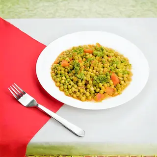 Mazăre cu sos de roșii, vegan, fără gluten