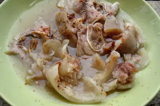 Свински уши варени (400г)