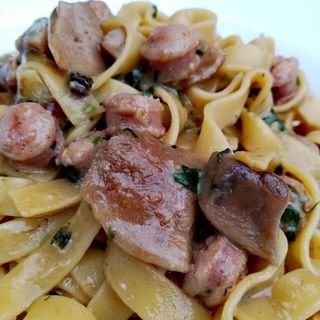 Tagliatelle salsicea e funghi