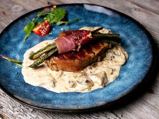 Рібай з білими грибами (200/100g)