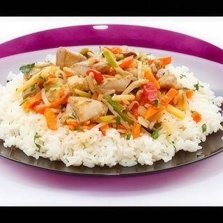 Plato De Arroz Con Carne Mixto