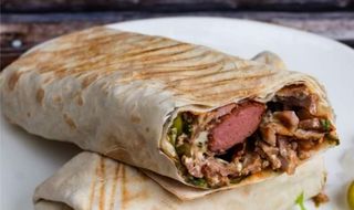 შაურმა სოსისებით და ხორცით, სტანდარტული