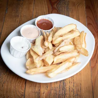 Patatas Tres Salsas
