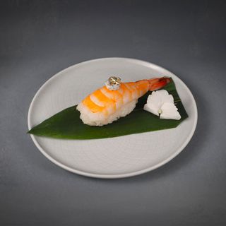 Суши "Креветка с трюфельной пастой"