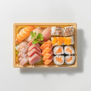 T39 - Sushi + Sashimi (23 Unidades)