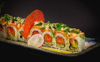 A378 - Uramaki sake wakame 8 pezzi