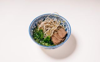 Суп Pho Bo з яловичиною