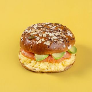 ScramburgerwithSalmon - 511 Kcal