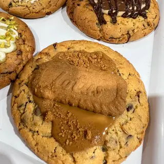 CRUMBL cookie