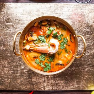 Том Ям супа със скариди, лимонова трева и гъби (500г)