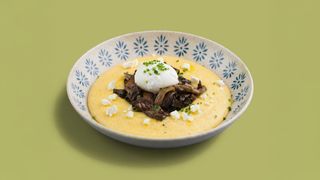 Kremasta palenta sa šumskim pečurkama