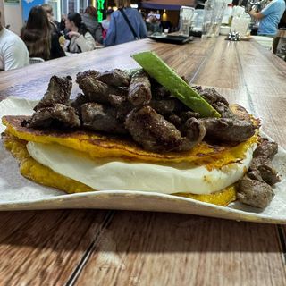 CACHAPA ESPECIAL SOLOMILLO QUESO DE MANO