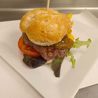 Hamburguesa Con Rulo De Cabra