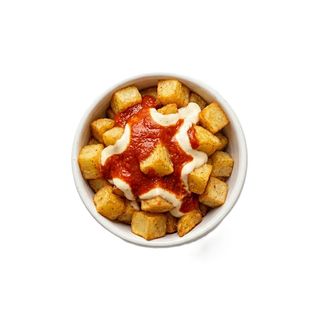 Patatas Con Tres Salsas