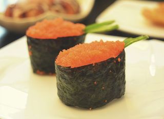 Gunkan De Hueva De Salmón (2 Pzs.)