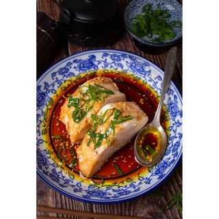 Juicy poached fish fillet with chinese special chilli (hot)