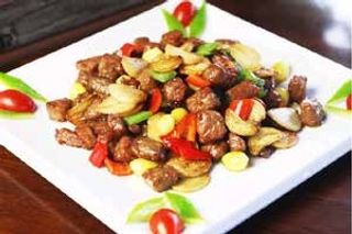 116. Manzo con anacardi