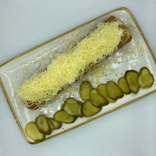 Palačinka sa sirom i pečenicom 