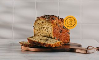 Pão de abóbora, sementes de papoila e pevides